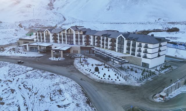 "Lakeside" Hotel